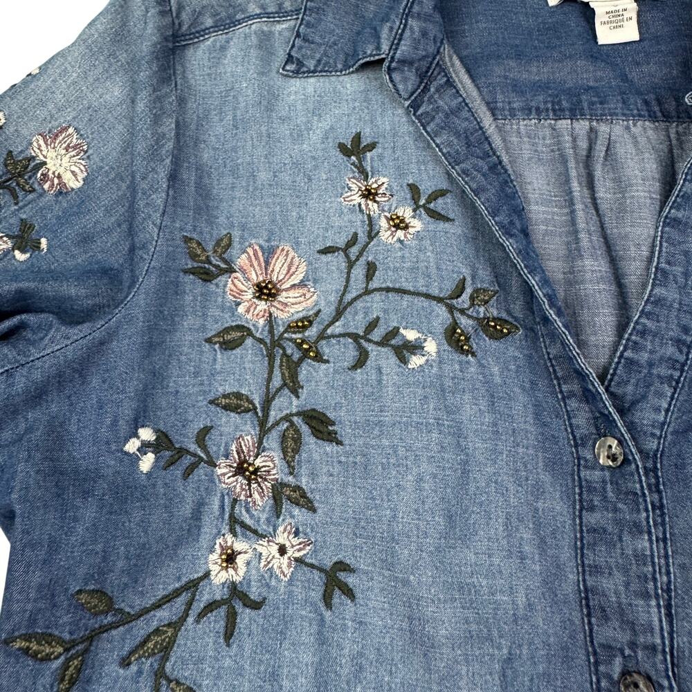 Vintage X America Soft Chambray Floral Embroidered Button Down Top Women's Small - Picture 3 of 8